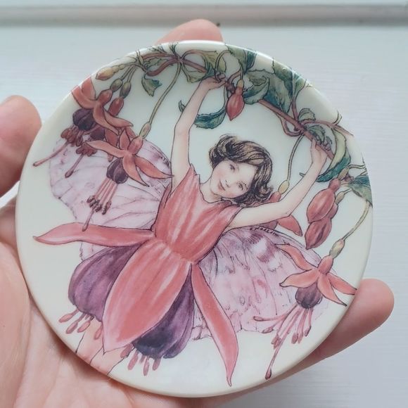 Fuschia Fairy collector plate, Cecily Mary Barker painting. - Picture 5 of 5